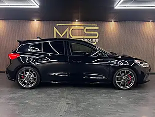 Used 2020 Ford Focus ST Black - Interior and Exterior details 4