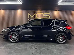 Used 2020 Ford Focus ST Black - Interior and Exterior details 7