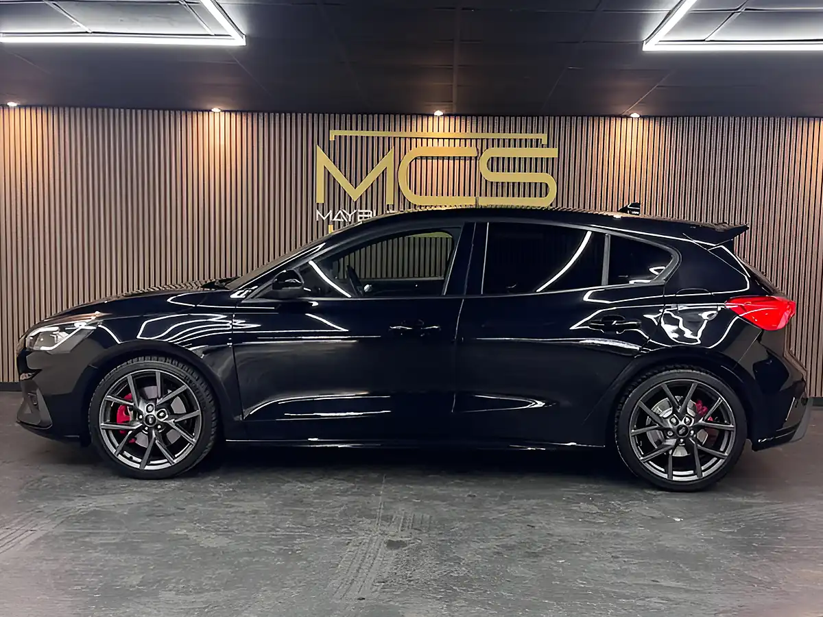 Used 2020 Ford Focus ST Black - Interior and Exterior details 7