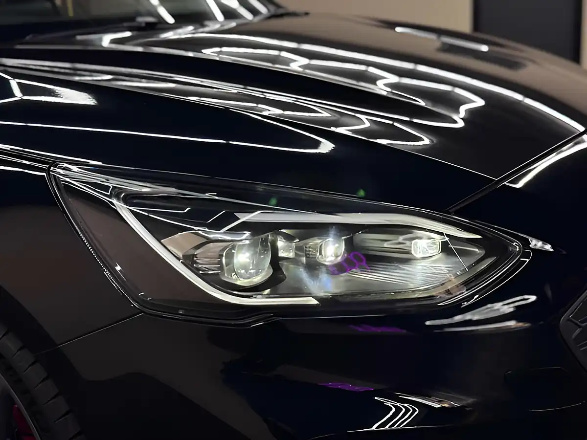 Used 2020 Ford Focus ST Black - Interior and Exterior details 9