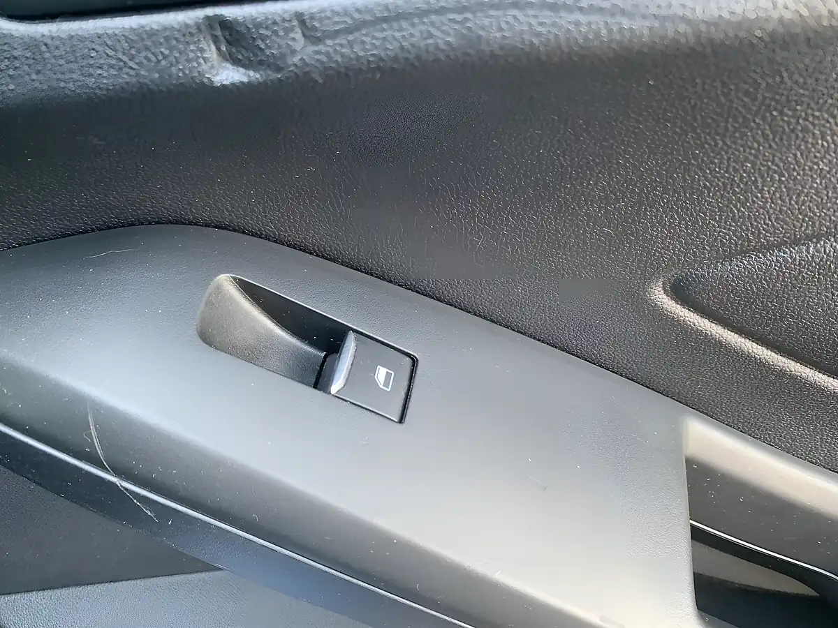 Used 2020 Ford Focus ST Blue - Interior and Exterior details 17