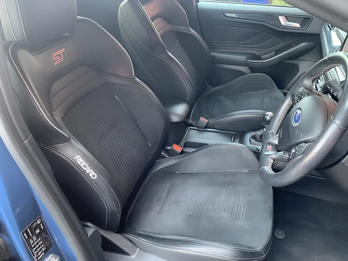 Used 2020 Ford Focus ST Blue - Interior and Exterior details 3