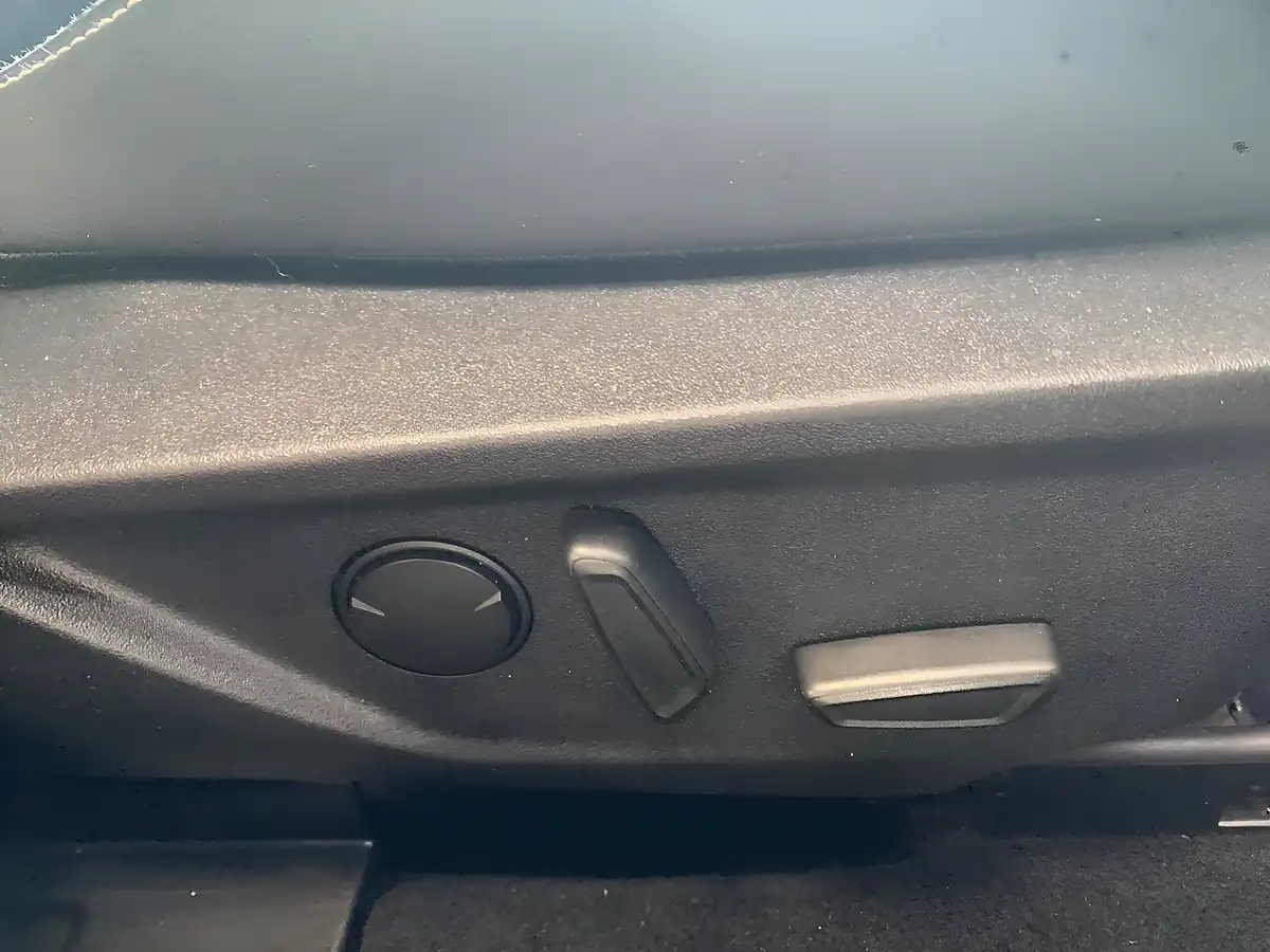 Used 2020 Ford Focus ST Blue - Interior and Exterior details 4