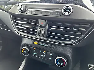 Used 2020 Ford Focus ST-Line Blue - Interior and Exterior details 15
