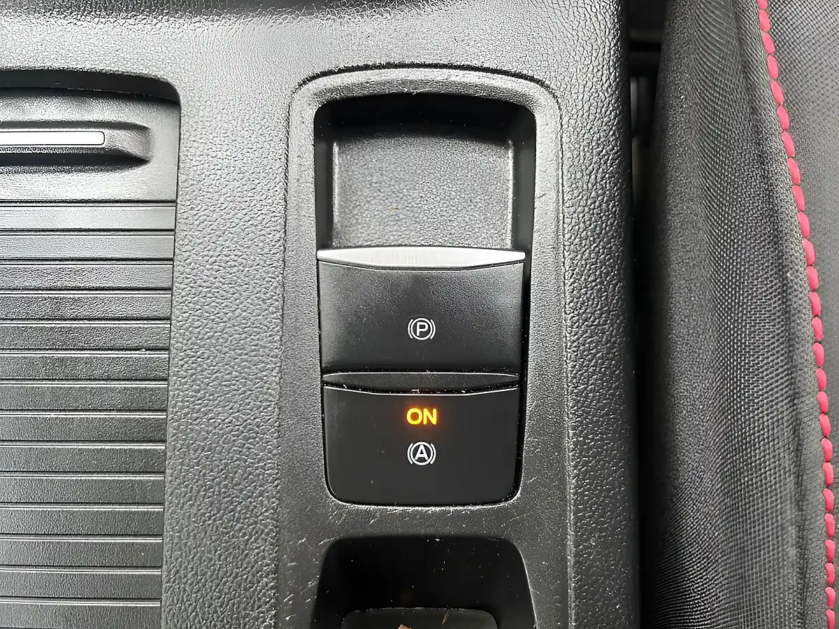 Used 2020 Ford Focus ST-Line Blue - Interior and Exterior details 17