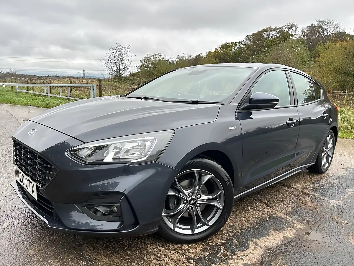 Used 2020 Ford Focus ST-Line Blue - Interior and Exterior details 4