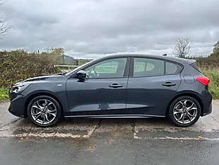 Used 2020 Ford Focus ST-Line Blue - Interior and Exterior details 5