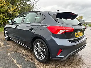 Used 2020 Ford Focus ST-Line Blue - Interior and Exterior details 6