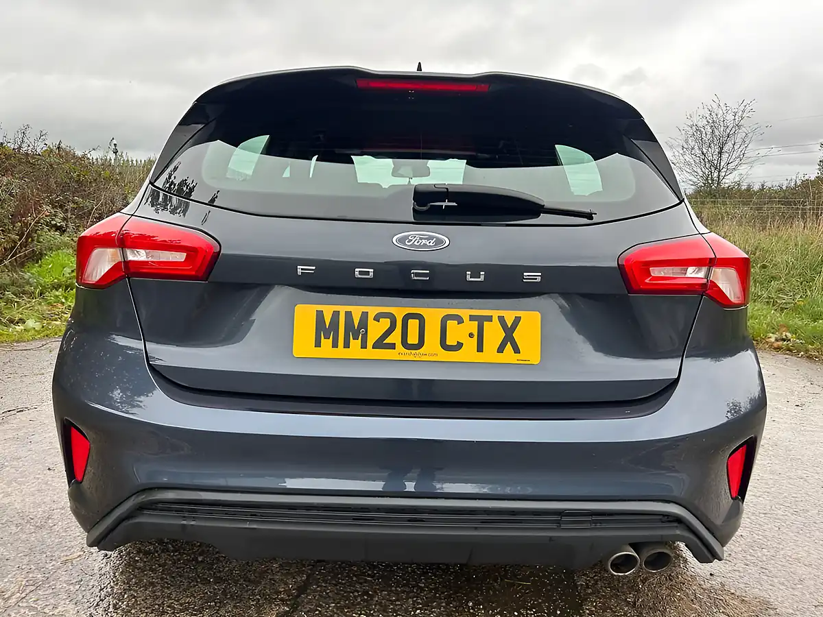Used 2020 Ford Focus ST-Line Blue - Interior and Exterior details 8