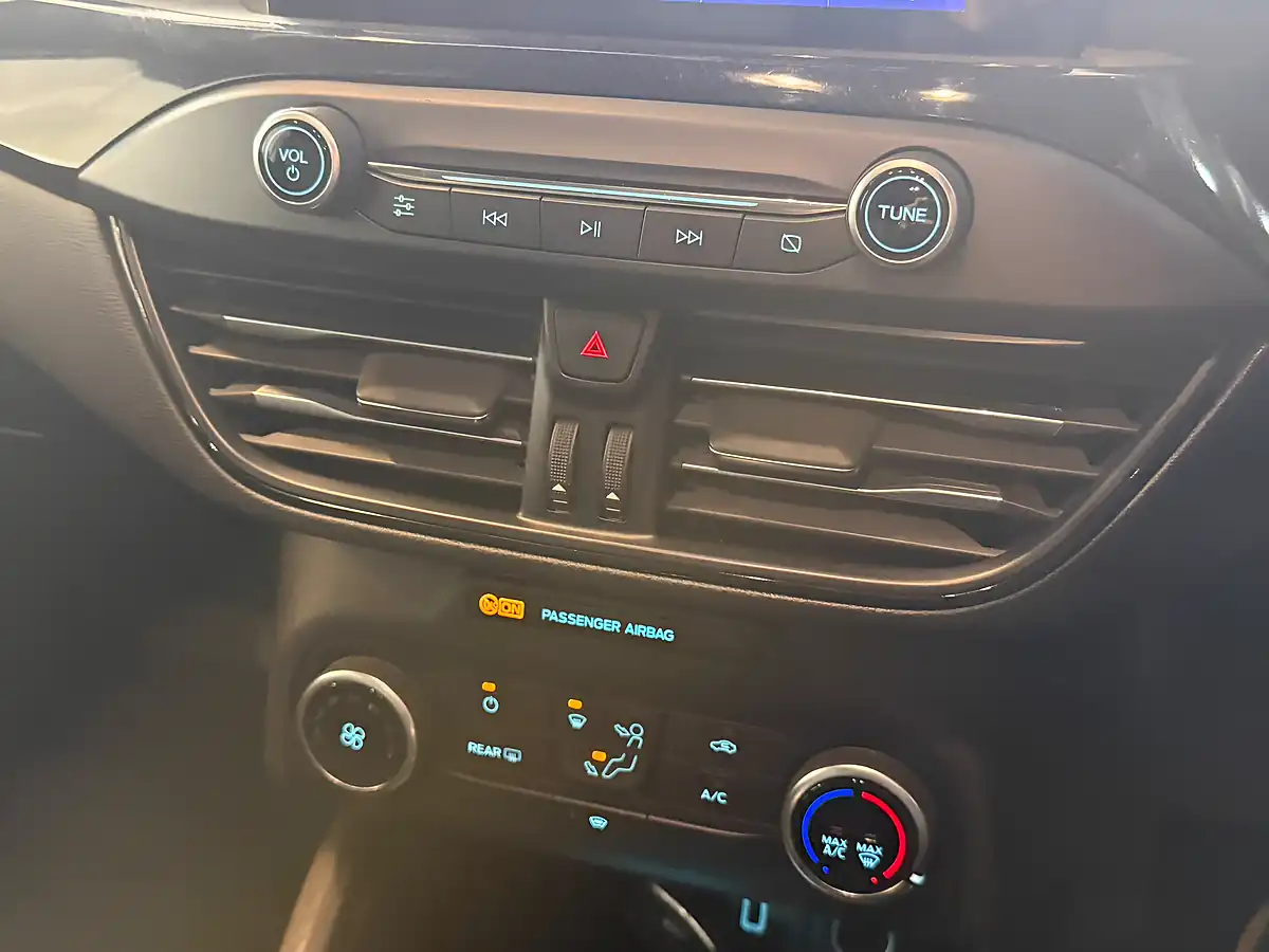 Used 2020 Ford Focus ST-Line Edition White - Interior and Exterior details 18