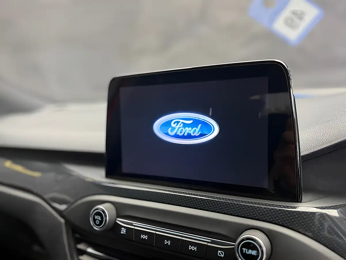 Used 2020 Ford Focus ST-Line Red - Interior and Exterior details 15