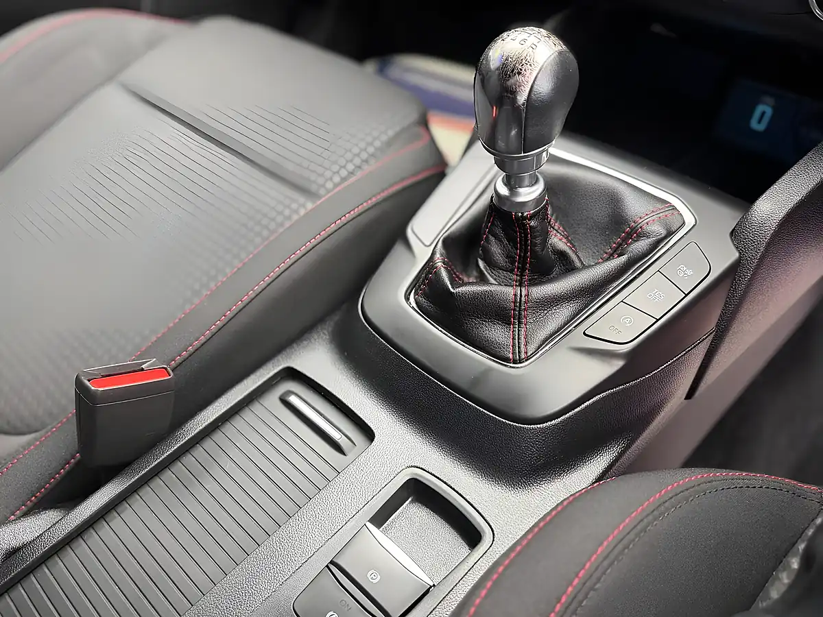 Used 2020 Ford Focus ST-Line Red - Interior and Exterior details 17