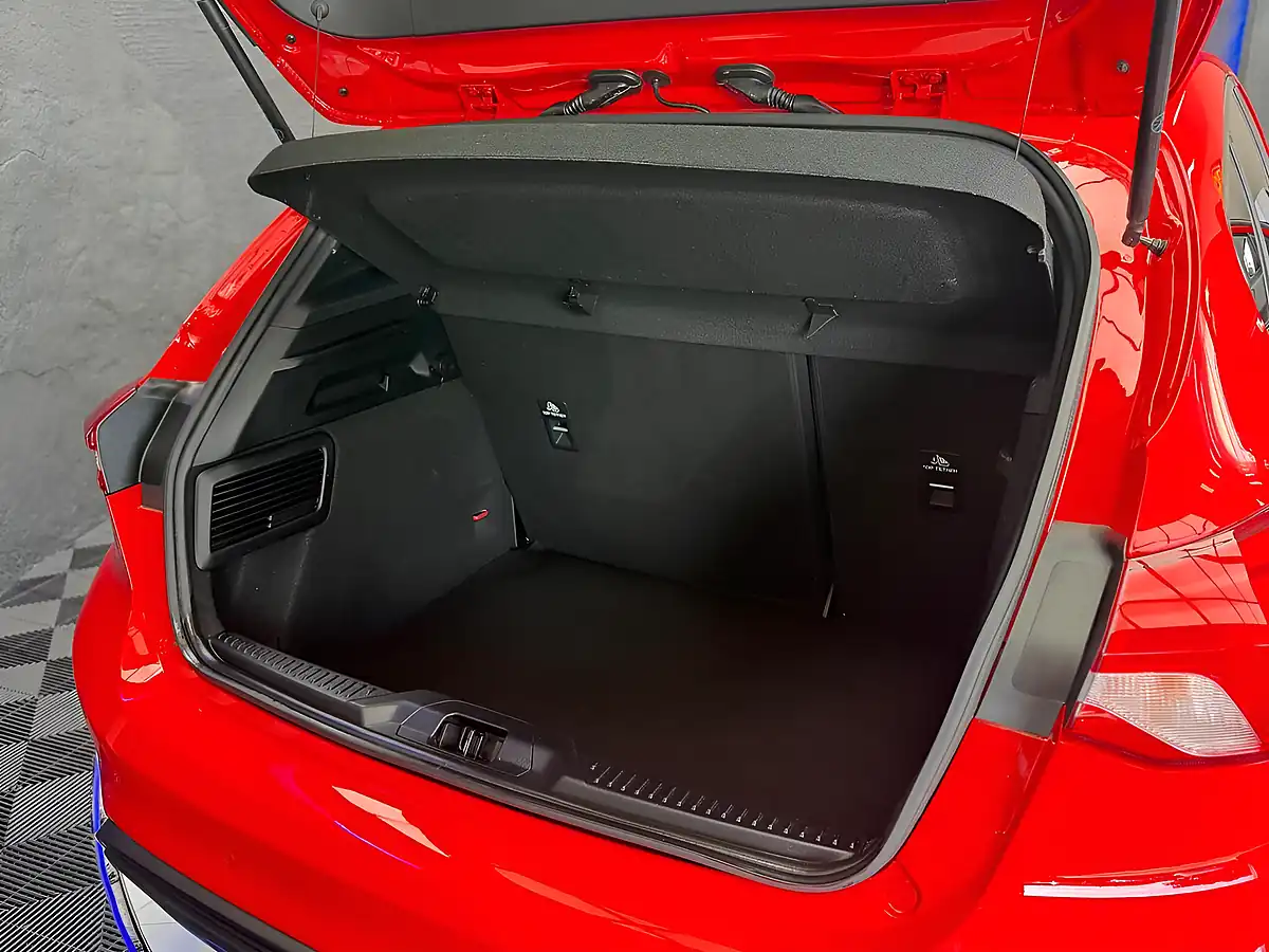 Used 2020 Ford Focus ST-Line Red - Interior and Exterior details 20