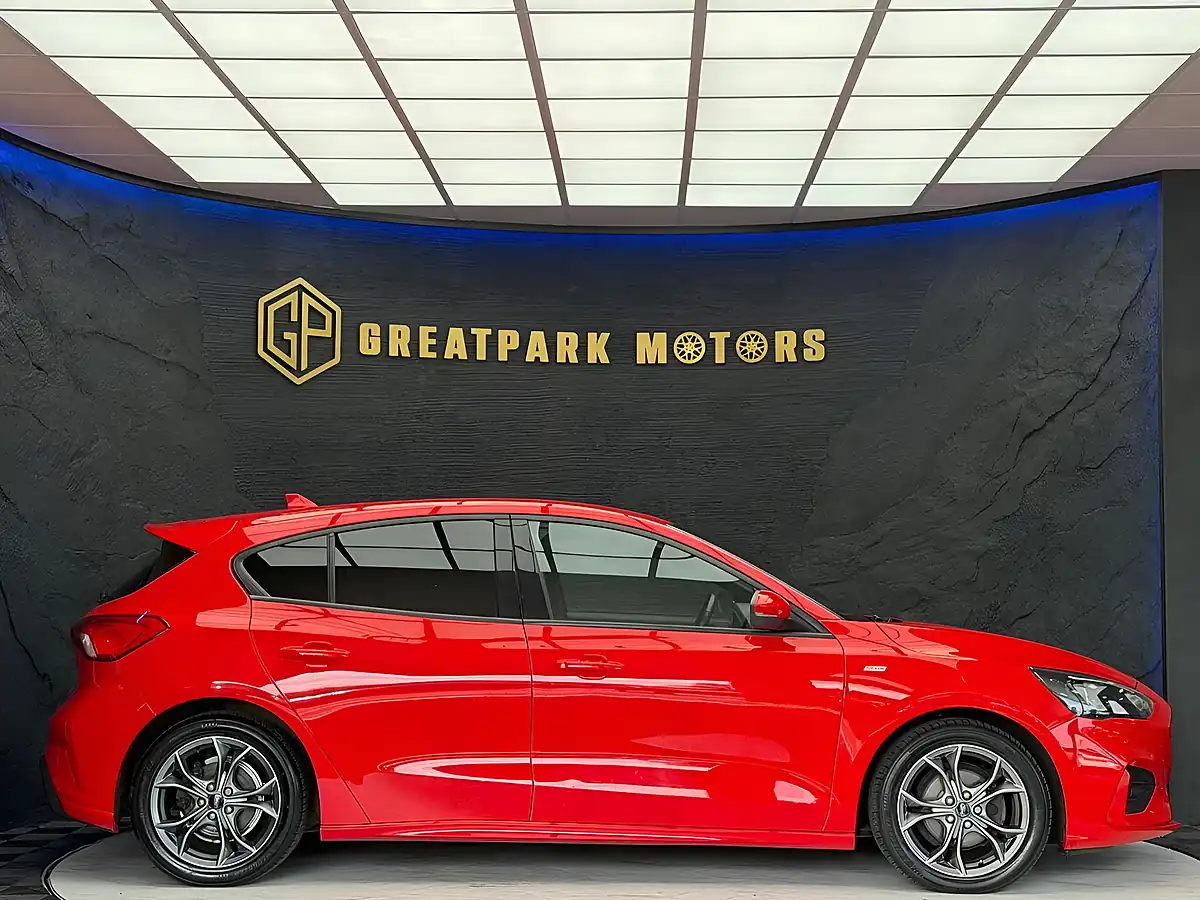 Used 2020 Ford Focus ST-Line Red - Interior and Exterior details 4