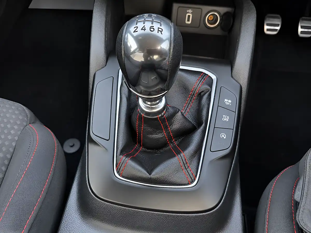 Used 2020 Ford Focus ST-Line White - Interior and Exterior details 10