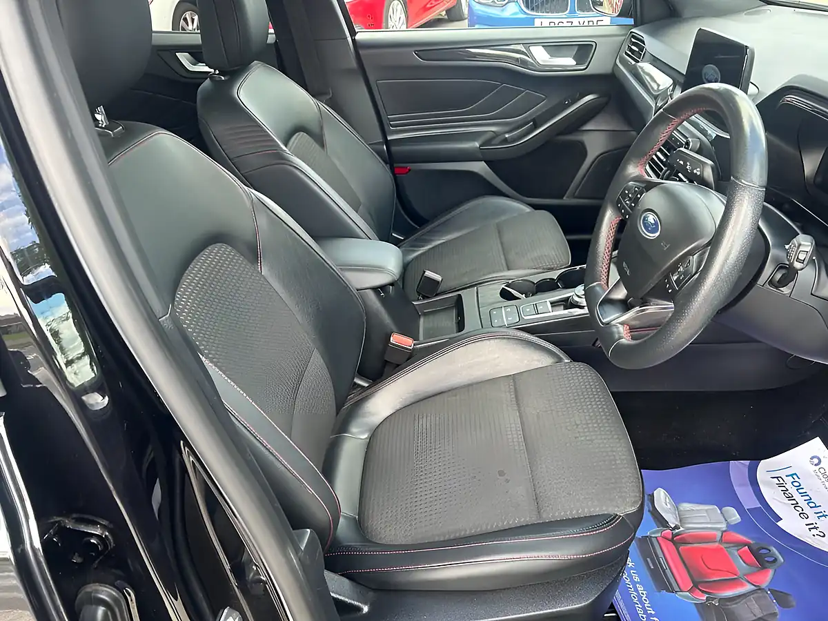 Used 2020 Ford Focus ST-Line X Black - Interior and Exterior details 10
