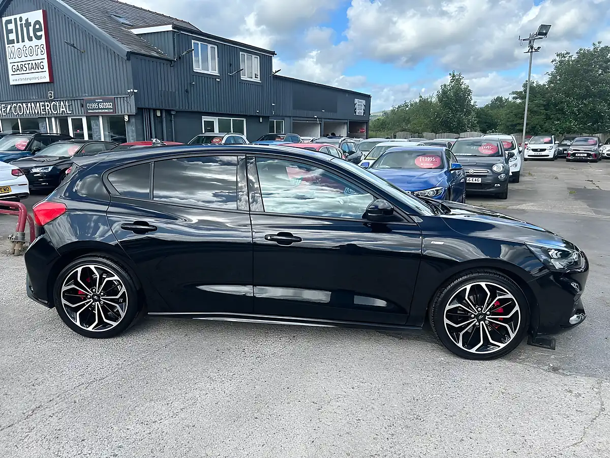 Used 2020 Ford Focus ST-Line X Black - Interior and Exterior details 2
