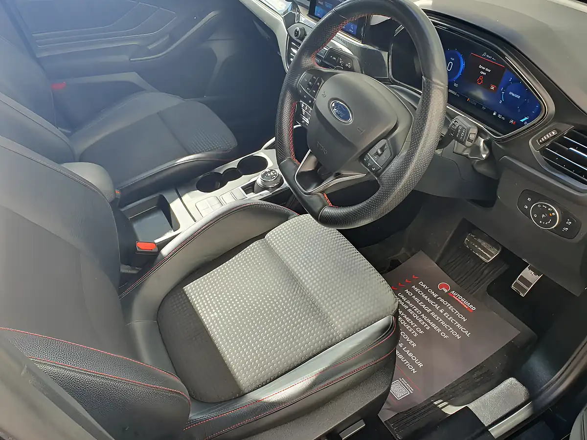Used 2020 Ford Focus ST-Line X Black - Interior and Exterior details 10