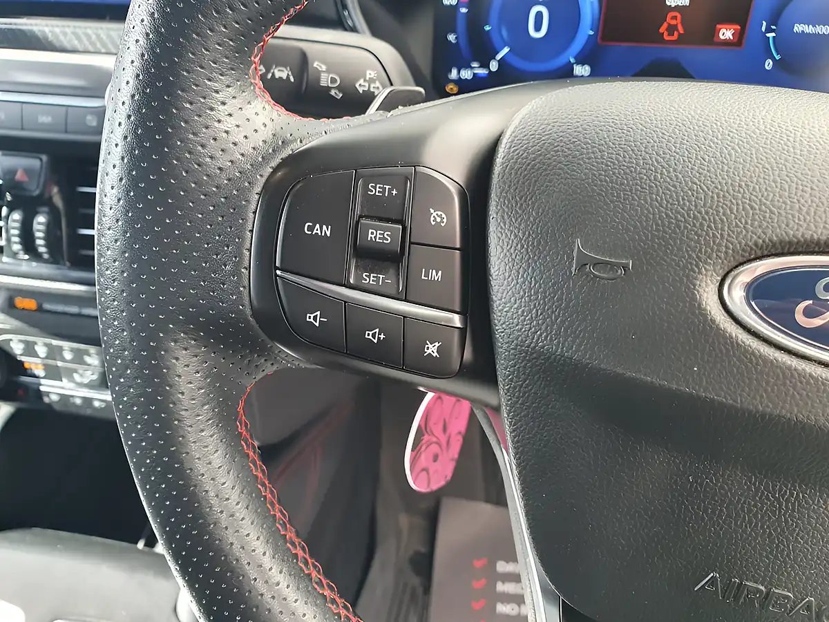 Used 2020 Ford Focus ST-Line X Black - Interior and Exterior details 11