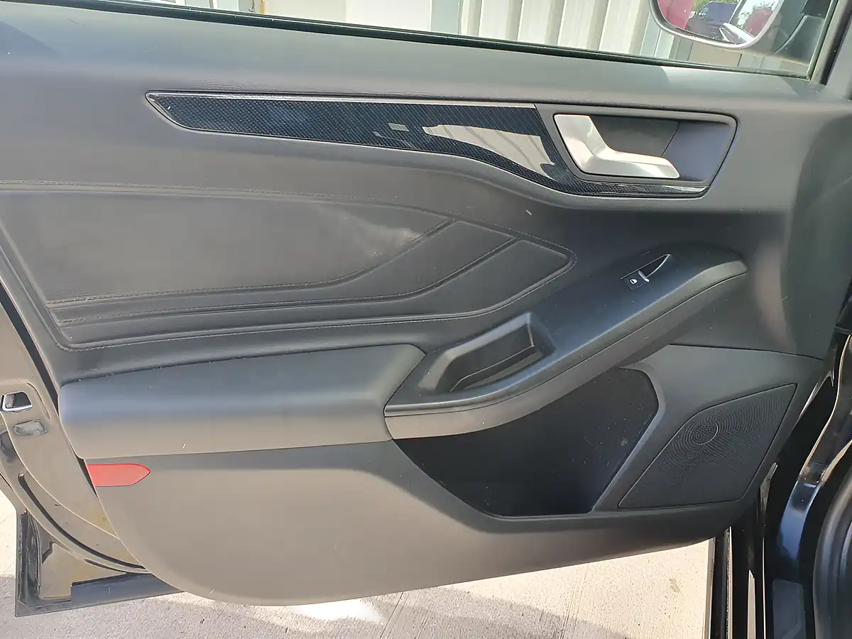 Used 2020 Ford Focus ST-Line X Black - Interior and Exterior details 18