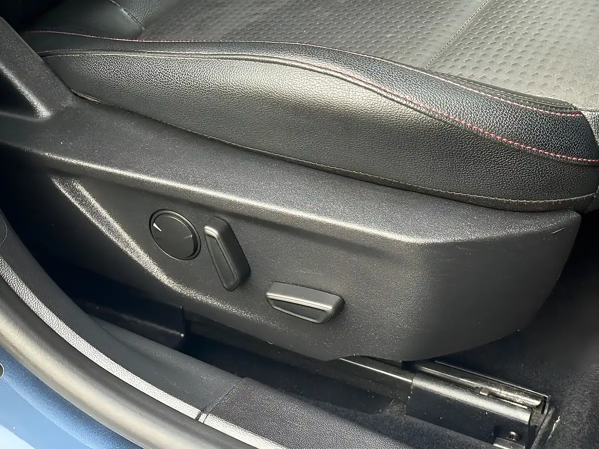 Used 2020 Ford Focus ST-Line X Blue - Interior and Exterior details 20