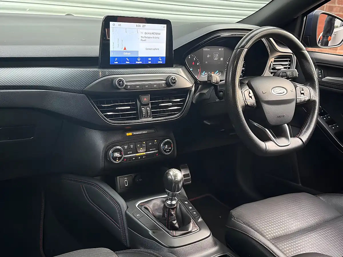 Used 2020 Ford Focus ST-Line X Blue - Interior and Exterior details 7