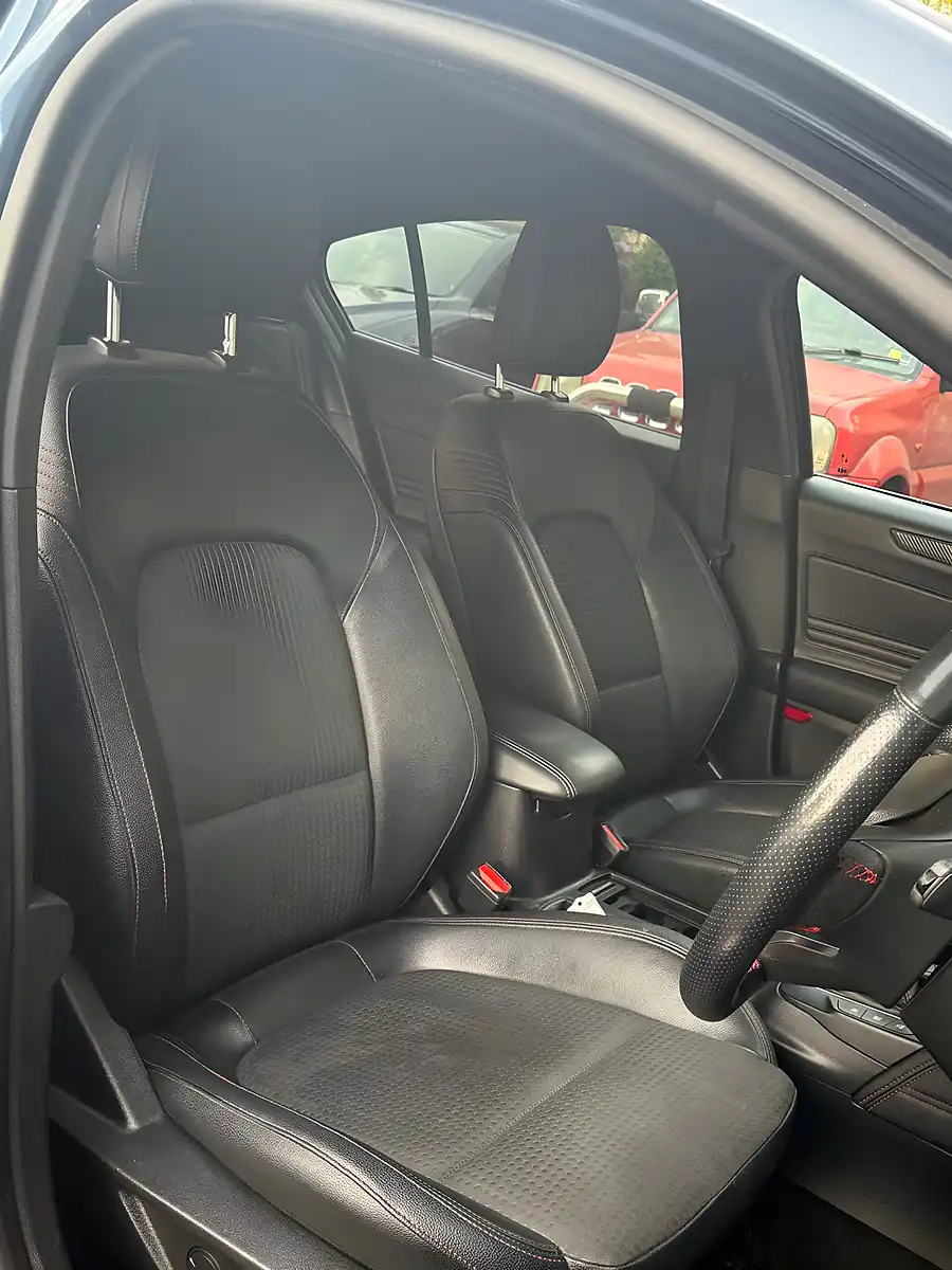 Used 2020 Ford Focus ST-Line X Blue - Interior and Exterior details 8