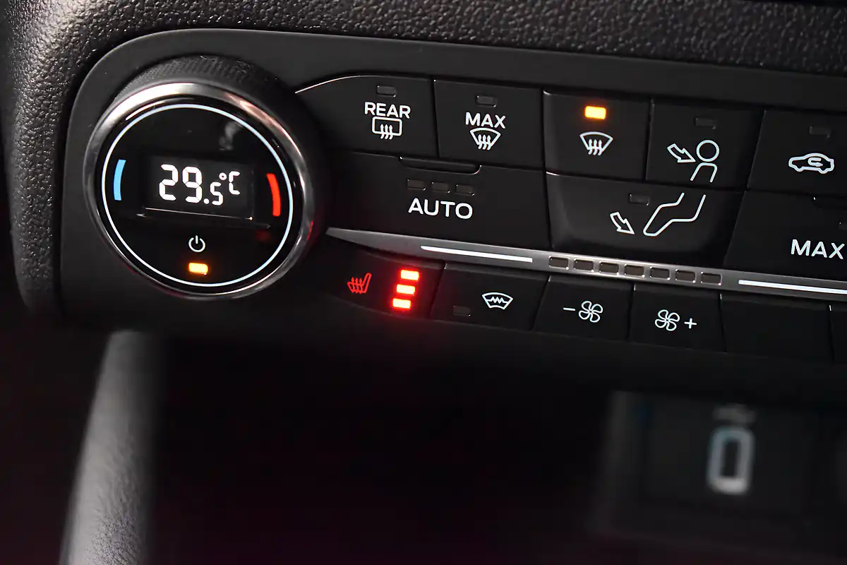 Used 2020 Ford Focus ST-Line X Moondust Silver - Interior and Exterior details 10