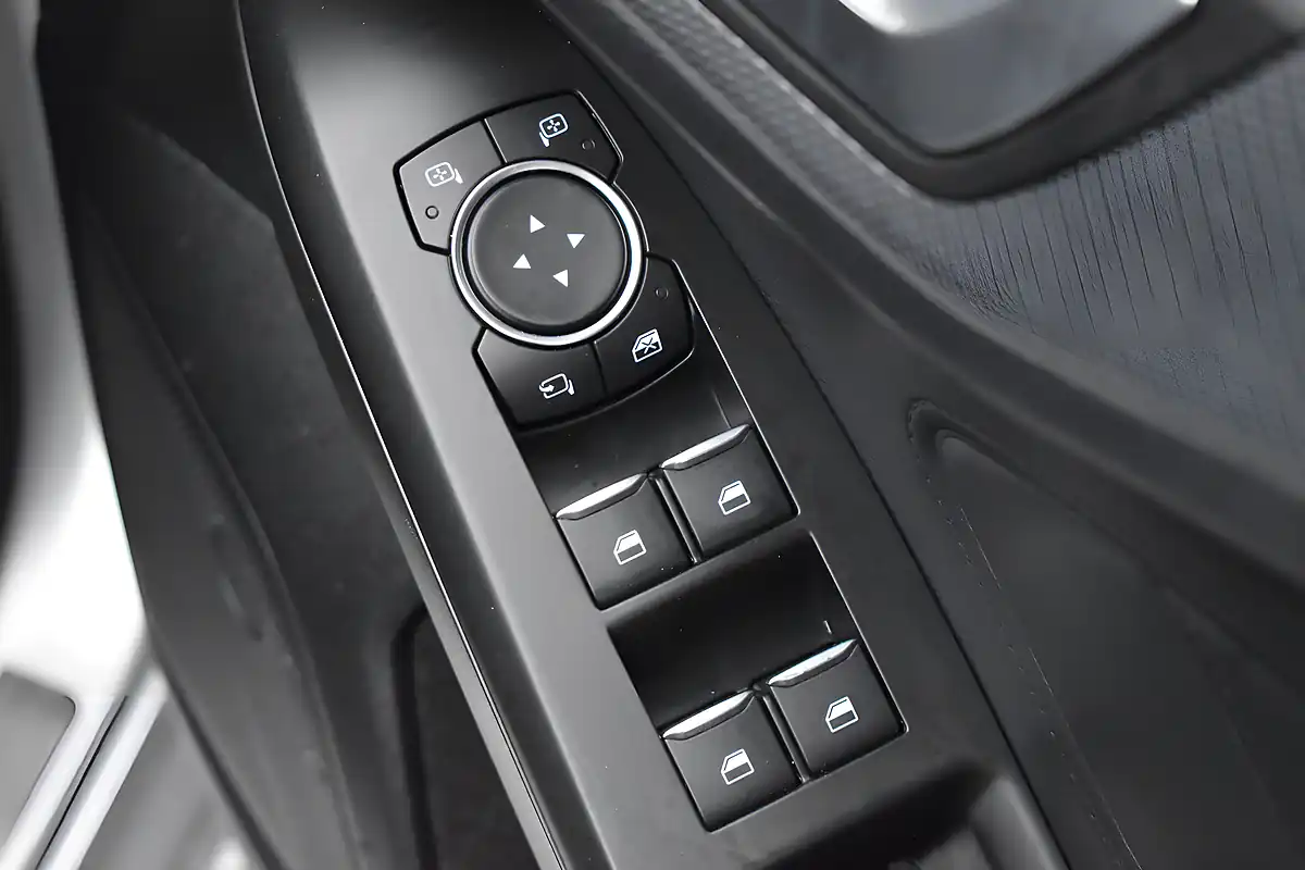 Used 2020 Ford Focus ST-Line X Moondust Silver - Interior and Exterior details 15