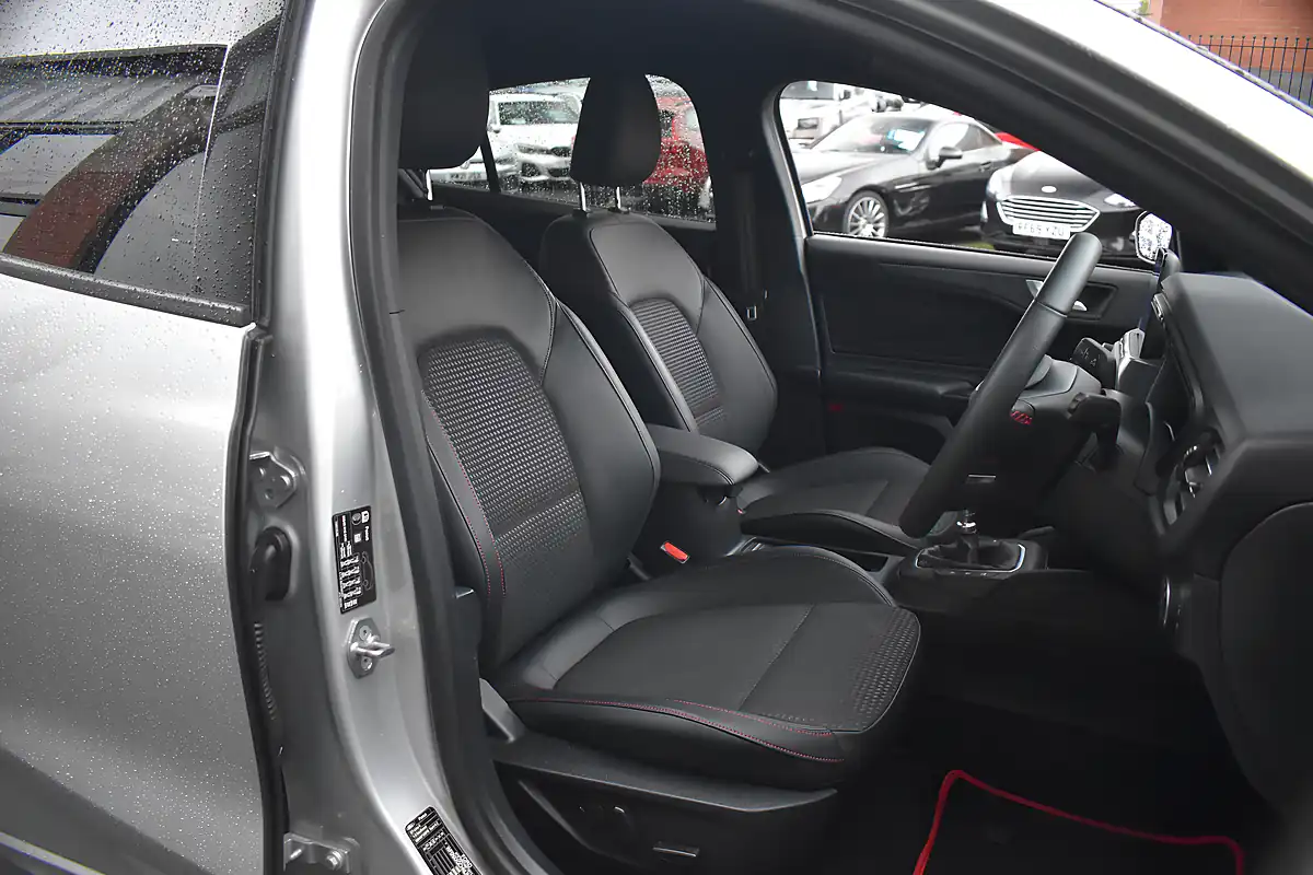 Used 2020 Ford Focus ST-Line X Moondust Silver - Interior and Exterior details 7