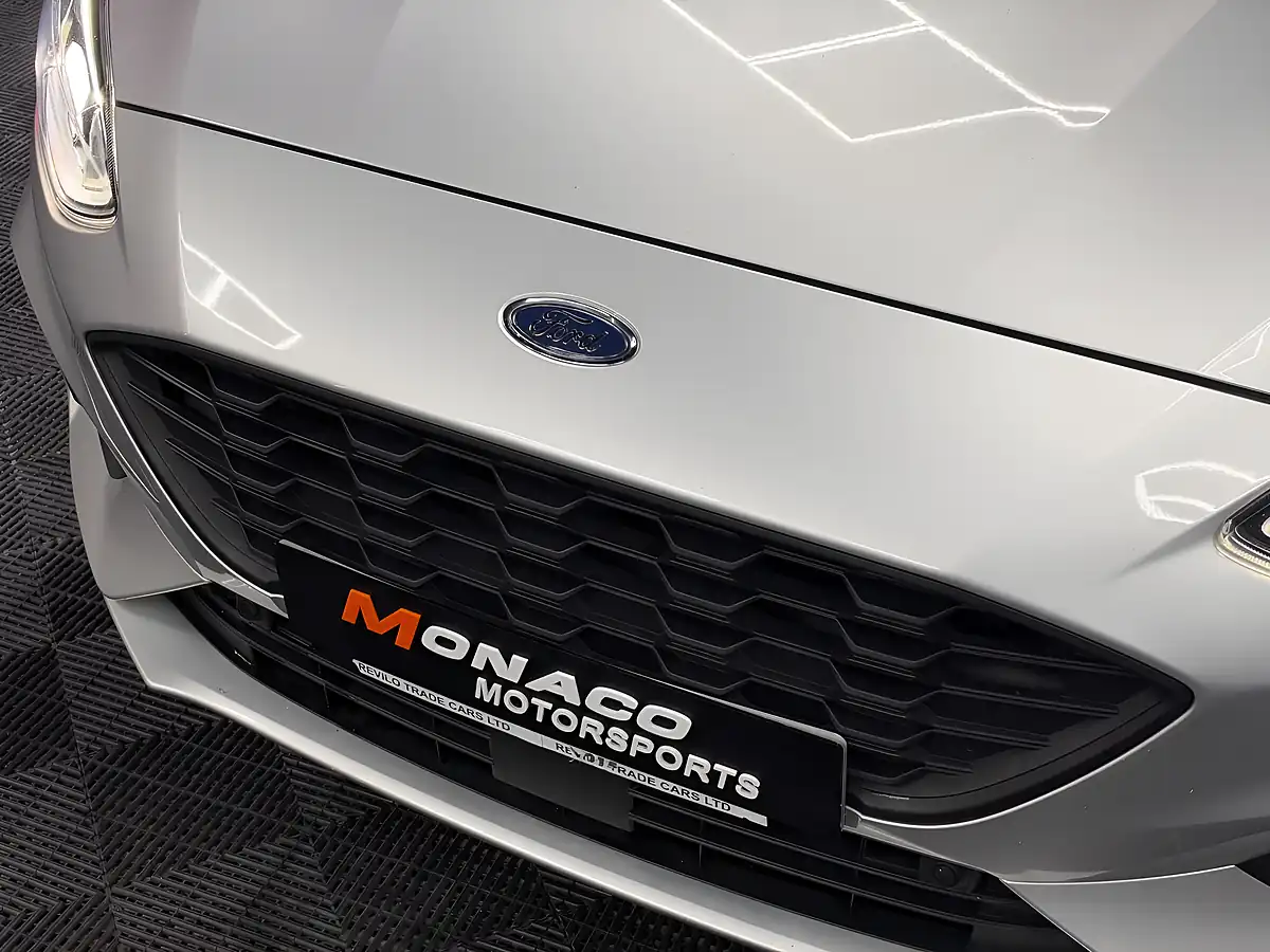 Used 2020 Ford Focus ST-Line X Silver - Interior and Exterior details 8