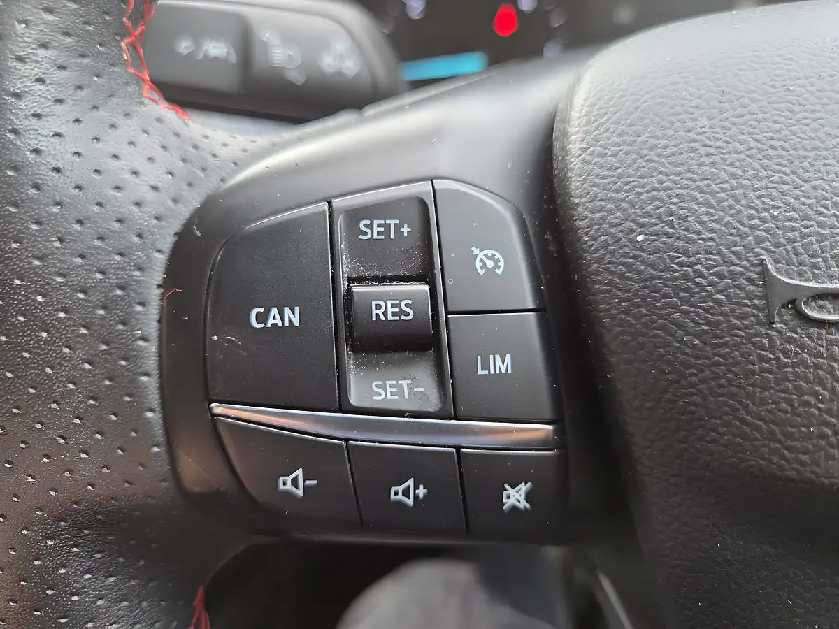 Used 2020 Ford Focus ST-Line X White - Interior and Exterior details 15