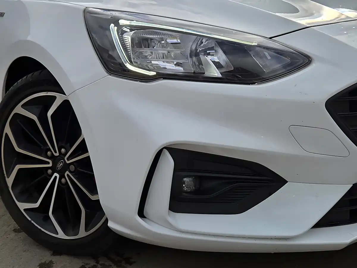 Used 2020 Ford Focus ST-Line X White - Interior and Exterior details 2