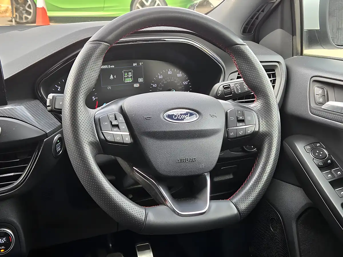 Used 2020 Ford Focus ST-Line X White - Interior and Exterior details 8