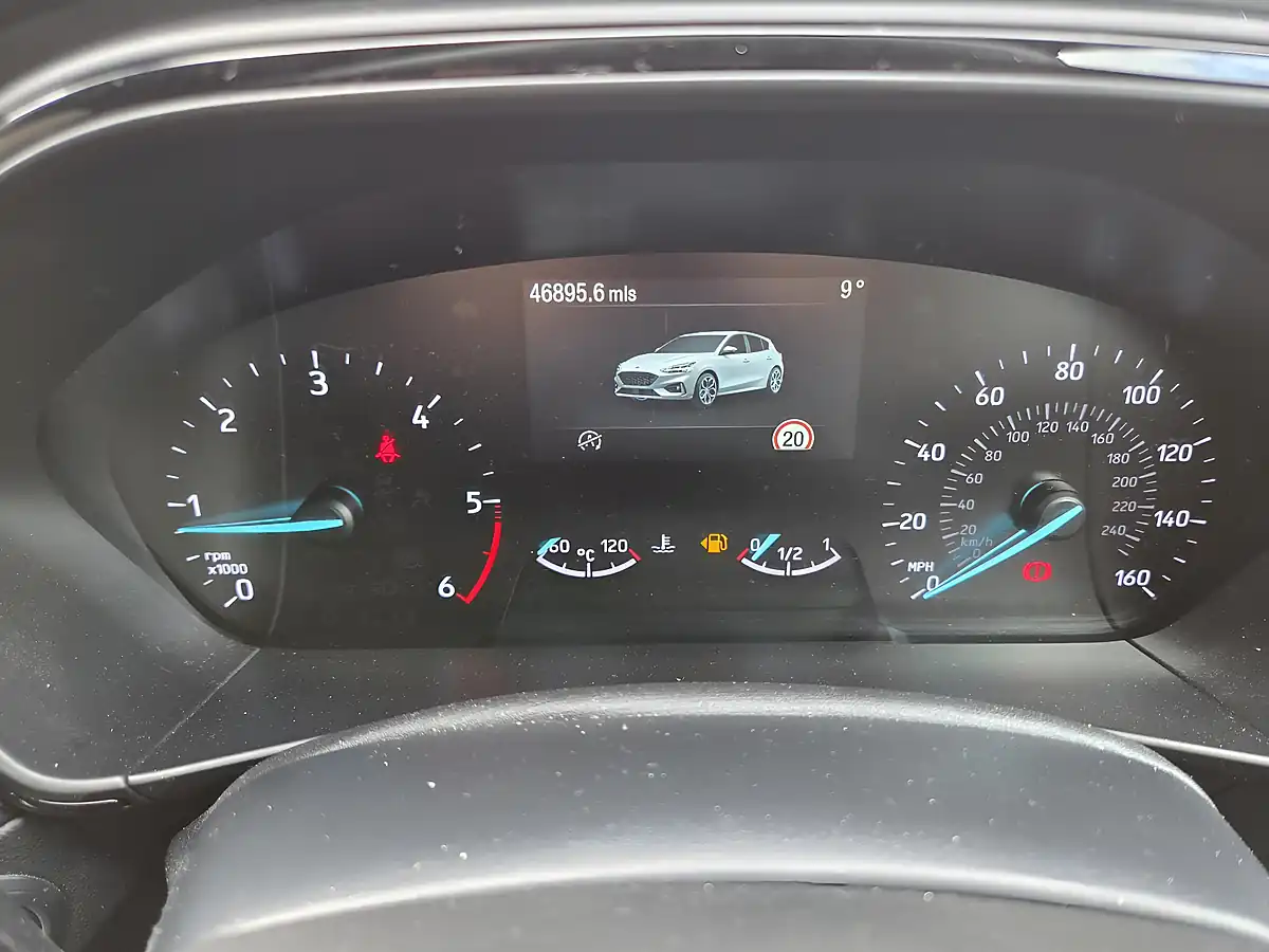 Used 2020 Ford Focus ST-Line X White - Interior and Exterior details 9