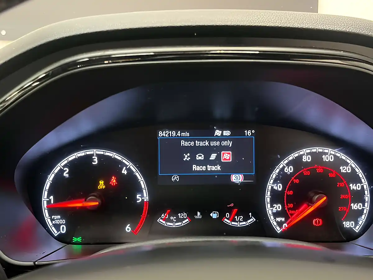 Used 2020 Ford Focus ST Orange - Interior and Exterior details 13