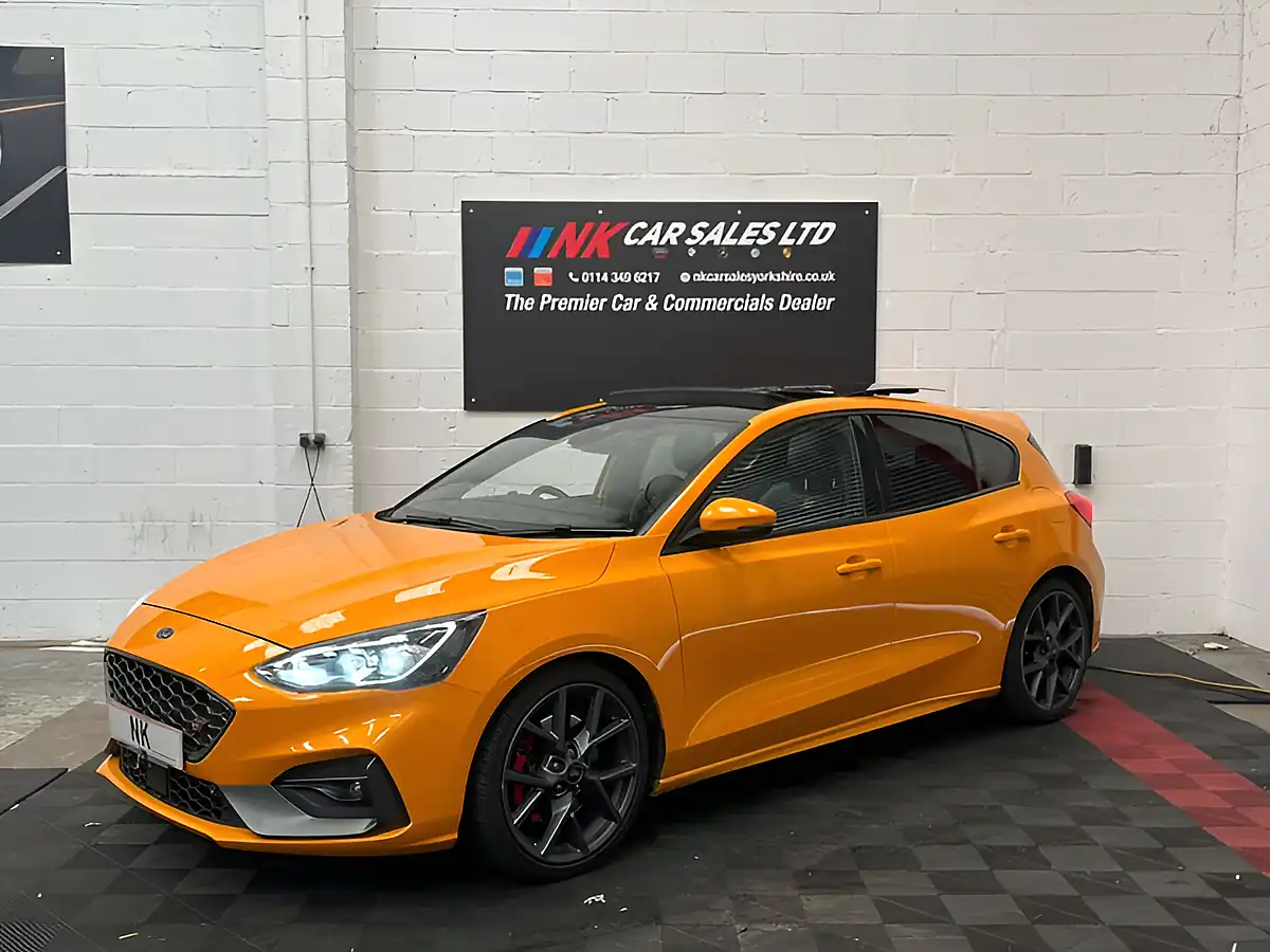 Used 2020 Ford Focus ST Orange - Interior and Exterior details 14