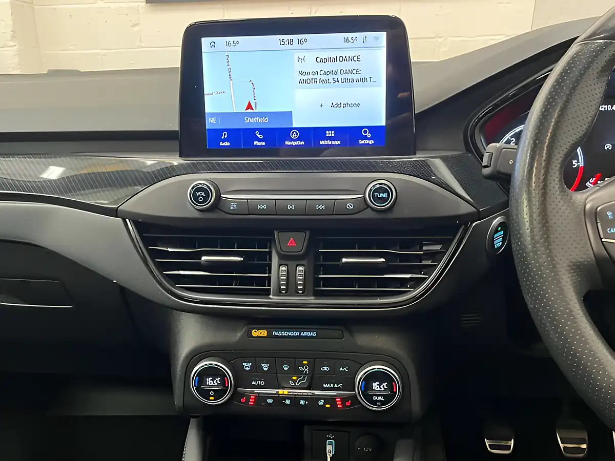 Used 2020 Ford Focus ST Orange - Interior and Exterior details 18