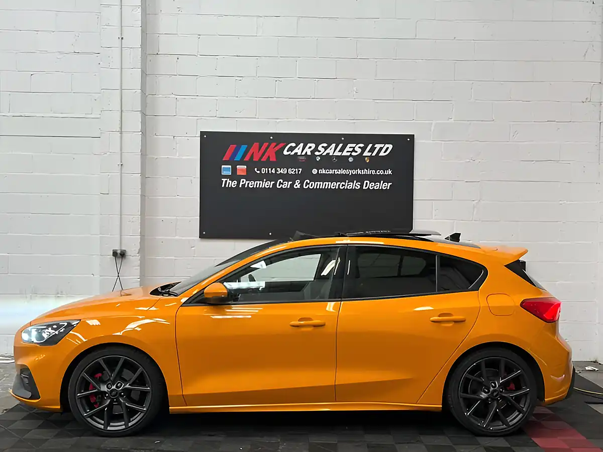 Used 2020 Ford Focus ST Orange - Interior and Exterior details 20