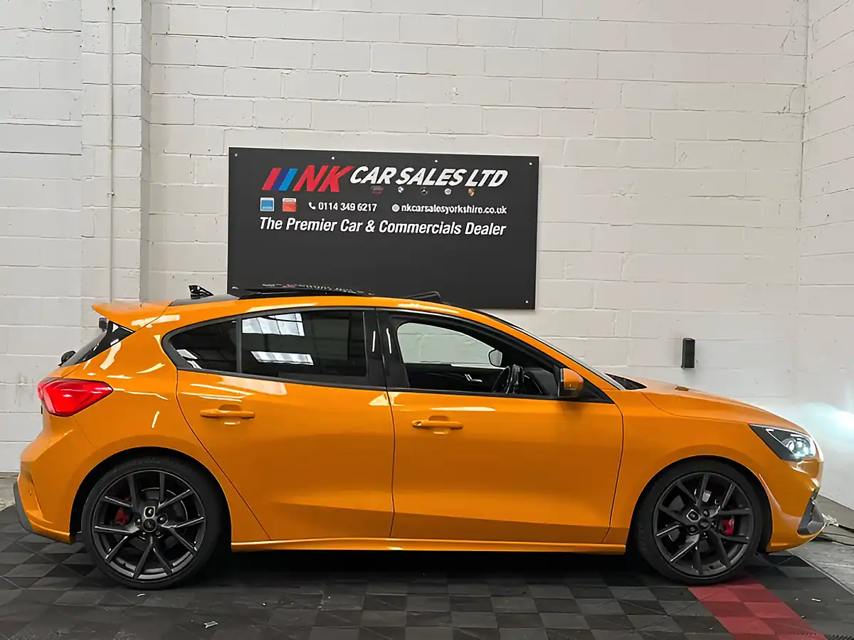 Used 2020 Ford Focus ST Orange - Interior and Exterior details 6