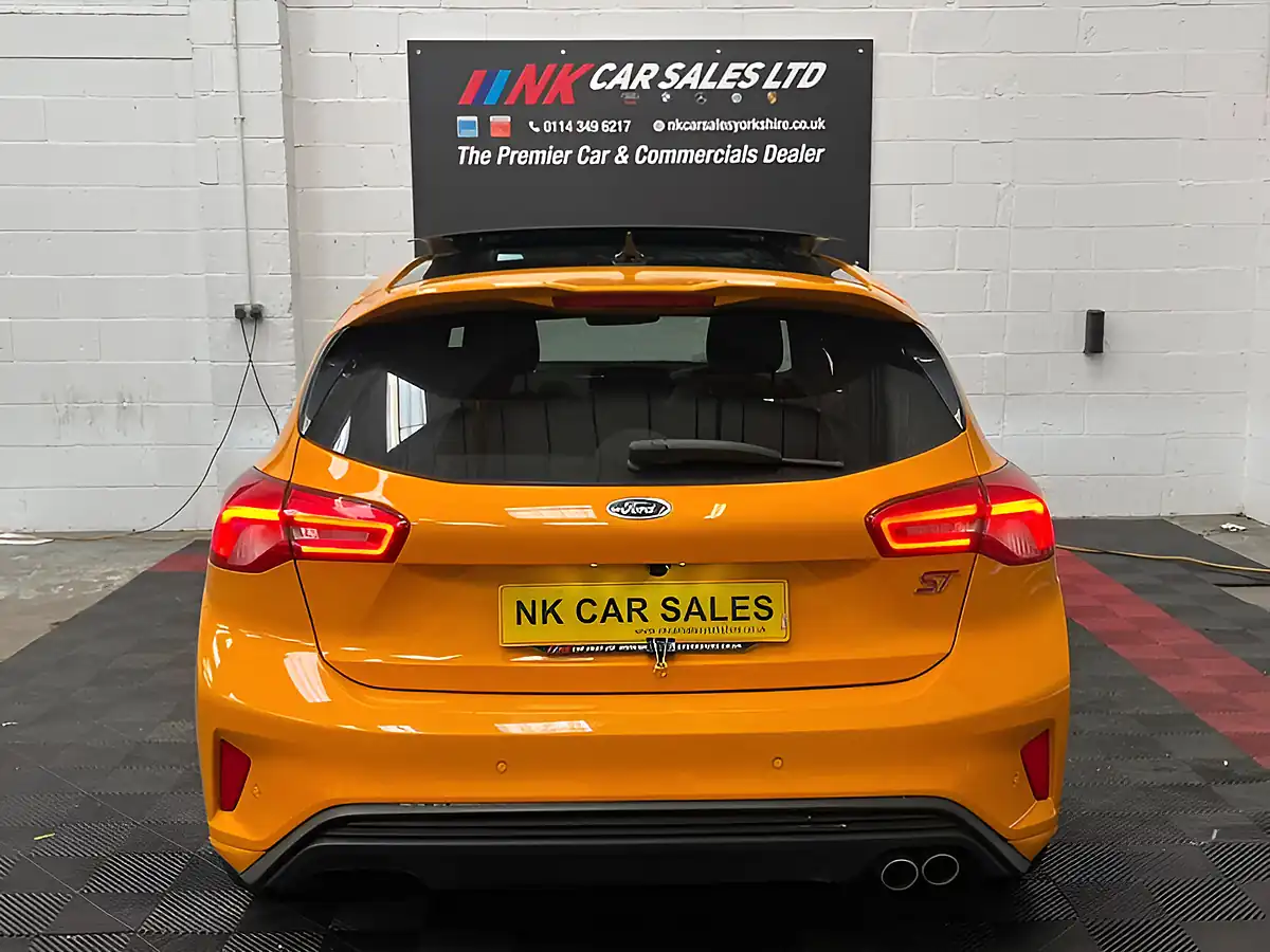 Used 2020 Ford Focus ST Orange - Interior and Exterior details 9