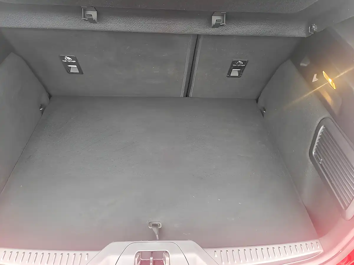 Used 2020 Ford Focus ST Red - Interior and Exterior details 8