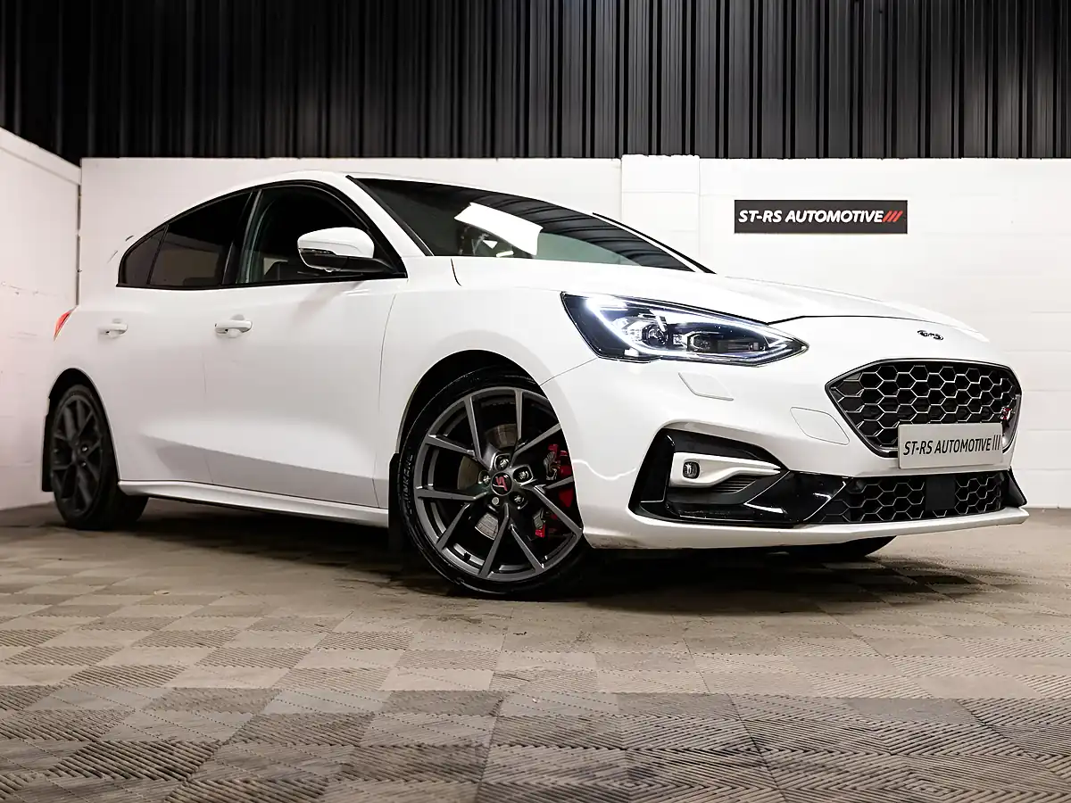 Used 2020 Ford Focus ST White - Front View