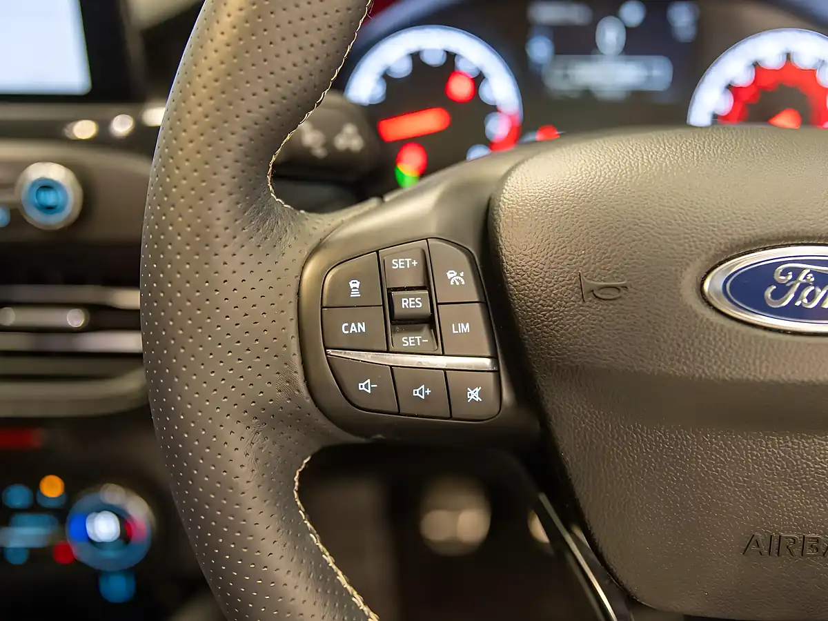 Used 2020 Ford Focus ST White - Interior and Exterior details 12