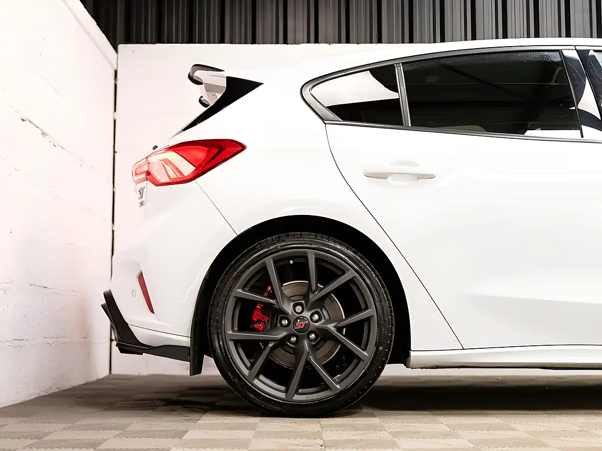 Used 2020 Ford Focus ST White - Interior and Exterior details 14
