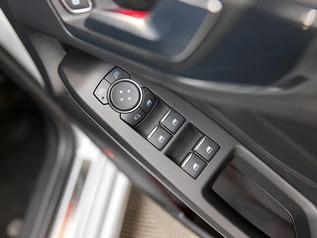 Used 2020 Ford Focus ST White - Interior and Exterior details 19
