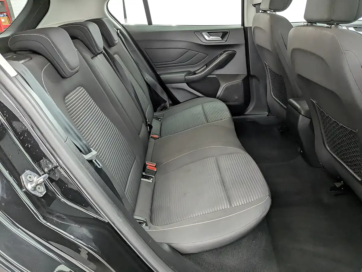 Used 2020 Ford Focus Titanium Agate Black - Interior and Exterior details 10