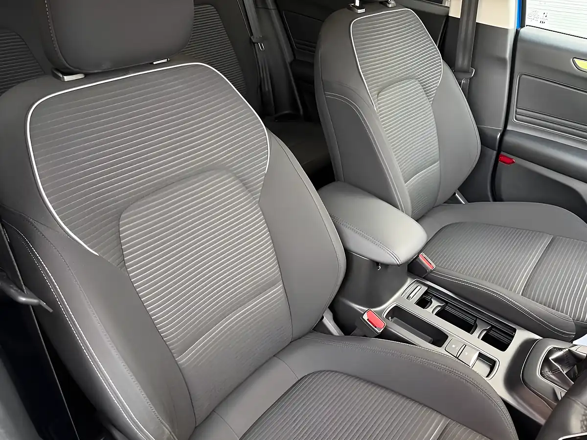 Used 2020 Ford Focus Titanium Blue - Interior and Exterior details 13