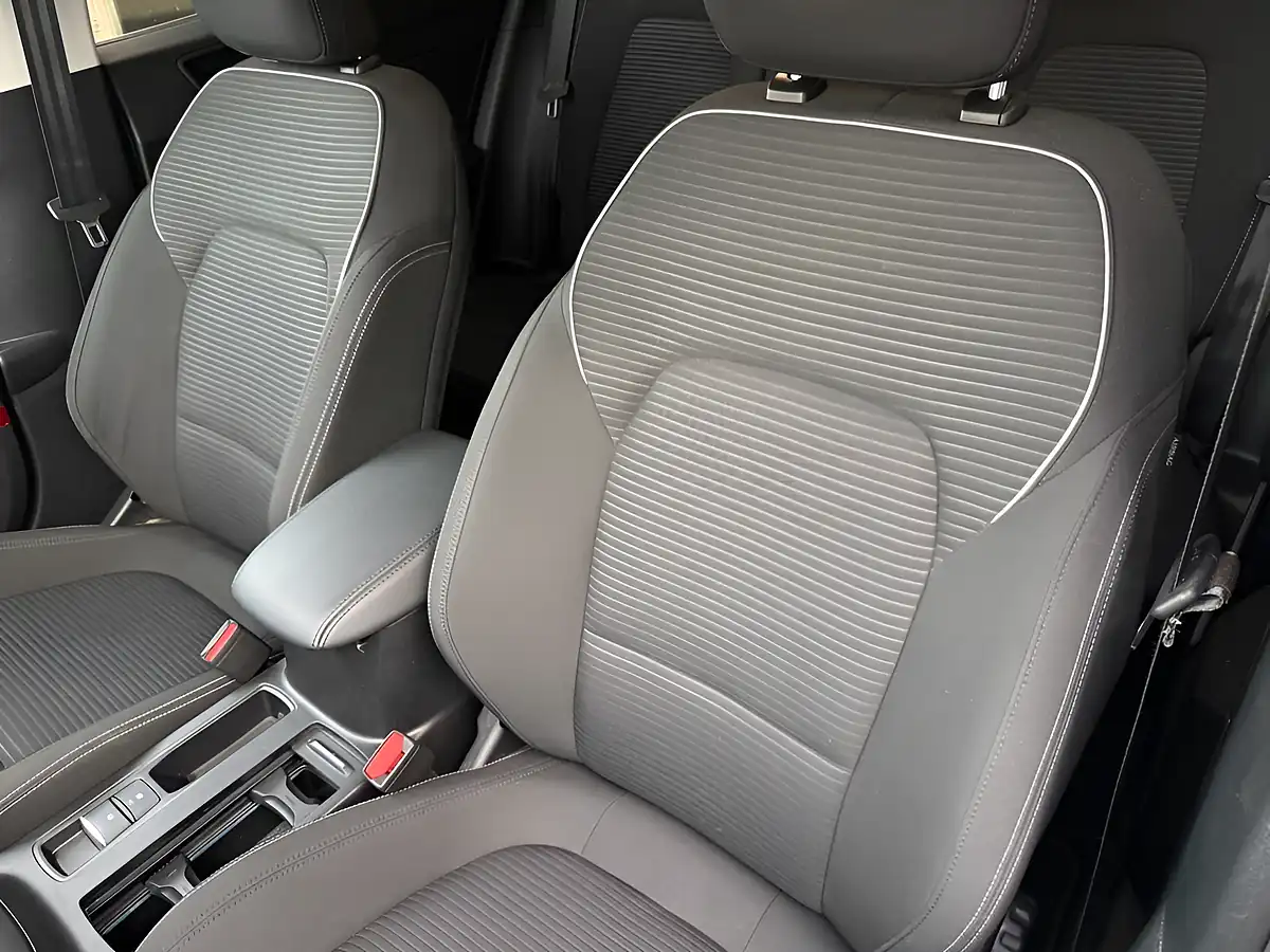 Used 2020 Ford Focus Titanium Blue - Interior and Exterior details 14