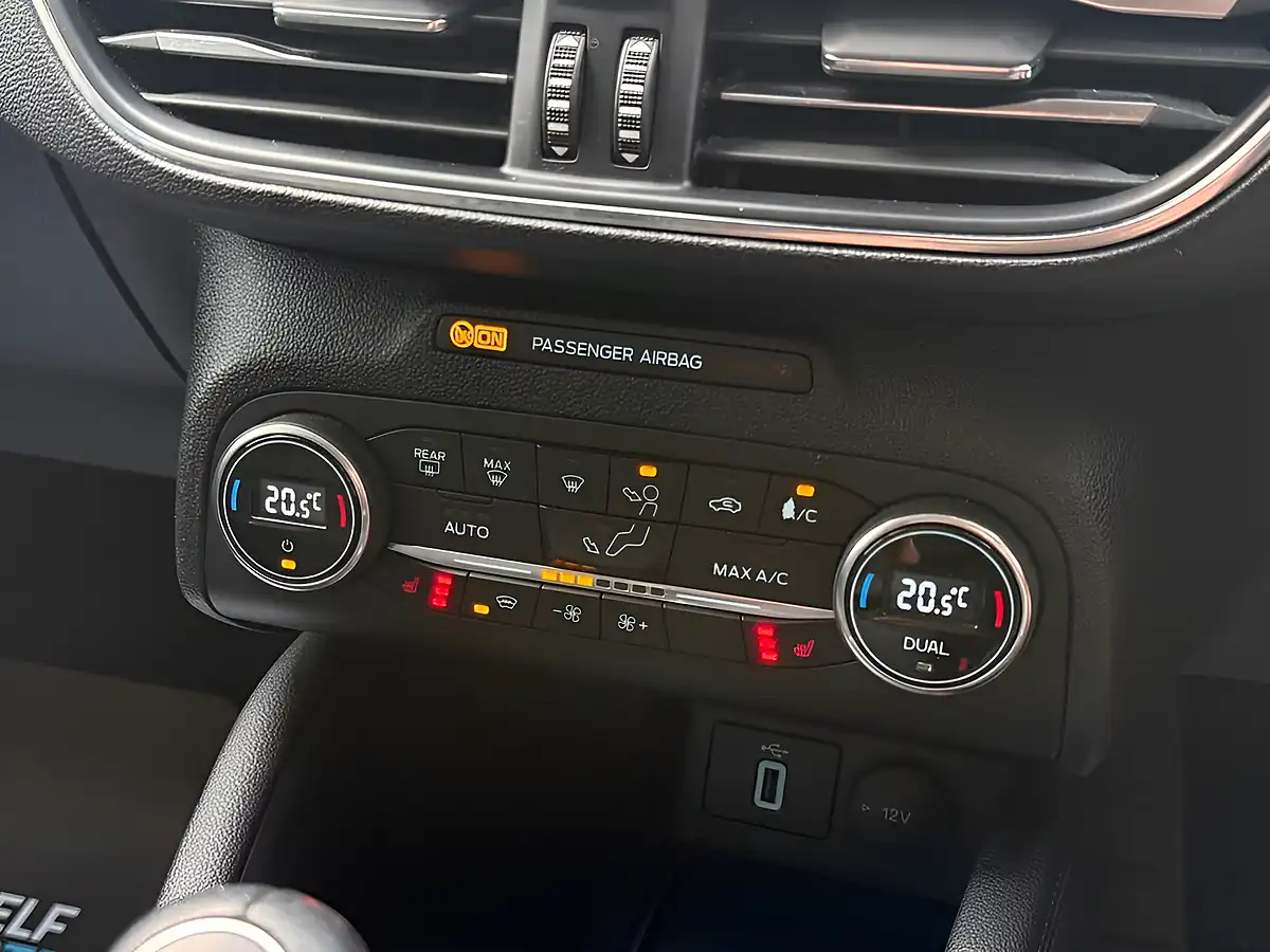 Used 2020 Ford Focus Titanium Blue - Interior and Exterior details 18